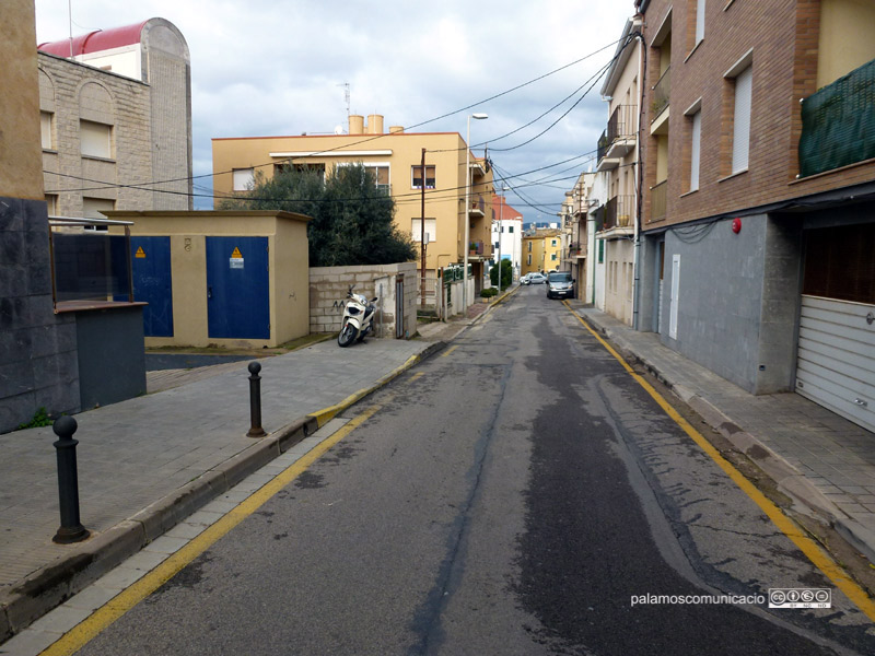 El carrer de l'Ametlla de Mar, on ahir hi va haver una fuita de gas.