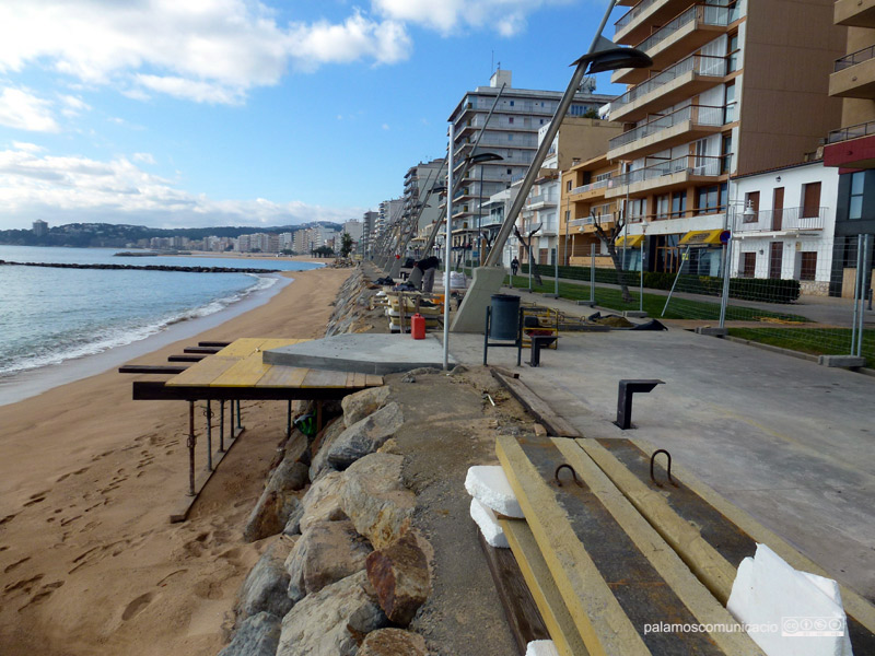 Treballs de millora del passeig de Sant Antoni. 