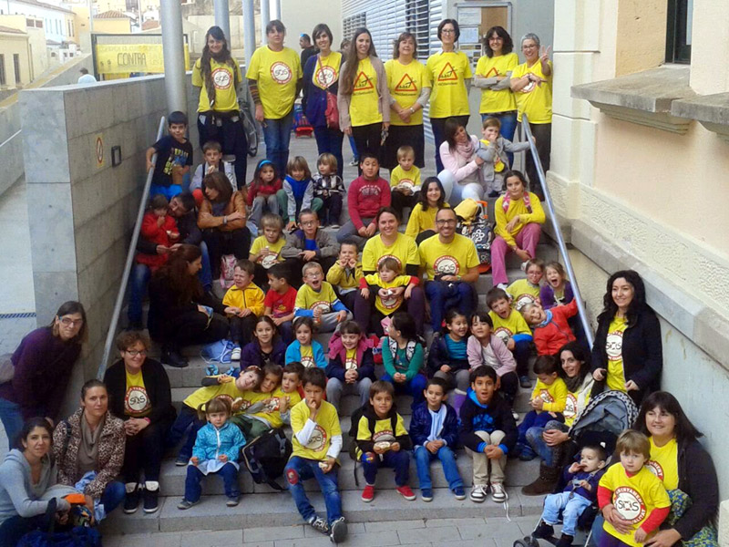 'L'Empordà es mou' fa una concentració cada dimecres, com aquesta a l'escola La Vila. (Foto: AMPA La Vila).