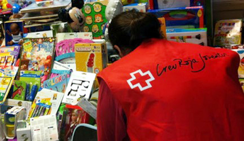 Recollida de joguines en un punt de Creu Roja Joventut. (Foto: Creu Roja)
