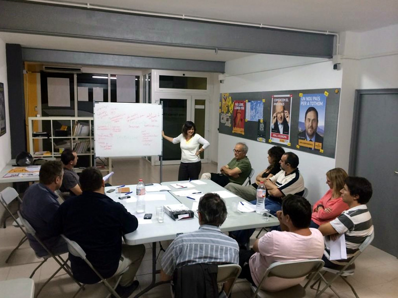 La junta local d'ERC a Palamós, durant una reunió. (Foto: ERC Palamós i Sant Joan.)