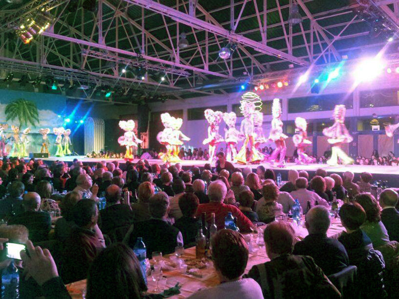 Acte de presentació dels reis del Carnaval de Palamós, en una imatge d'arxiu. (Foto: Ràdio Palamós).