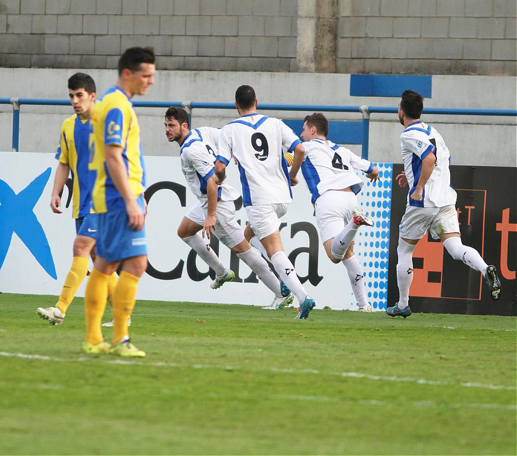 El defensa Alberto celebrant el gol de l'empat. Foto: CE Europa