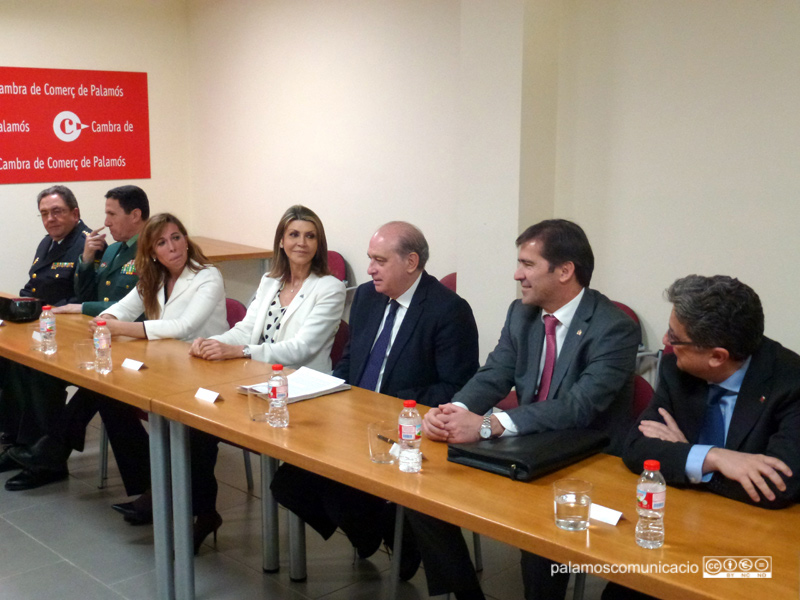 El ministre d'Interior, Jorge Fernández Díaz, en una reunió aquest matí a la Cambra de Comerç de Palamós.