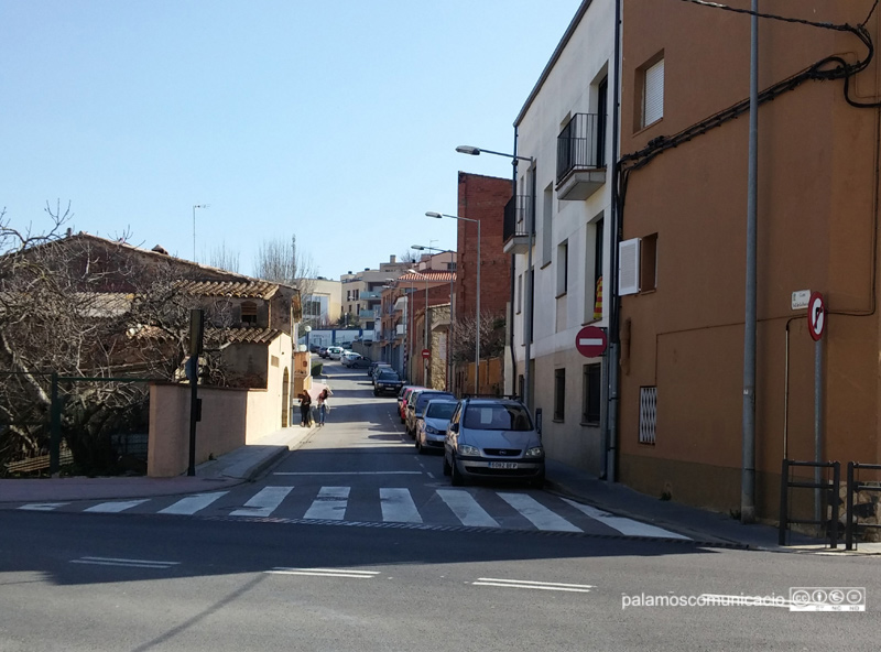 Carrer de camí vell de la Fosca, on es detecten més les olors de clavegueram