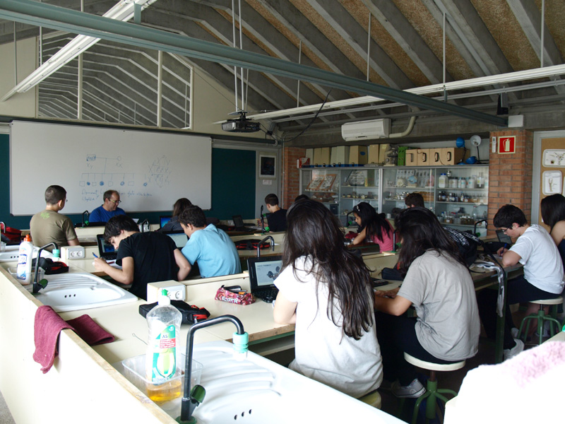 Una classe de l'IES Palamós, en una imatge d'arxiu. (Foto: Ràdio Palamós.)