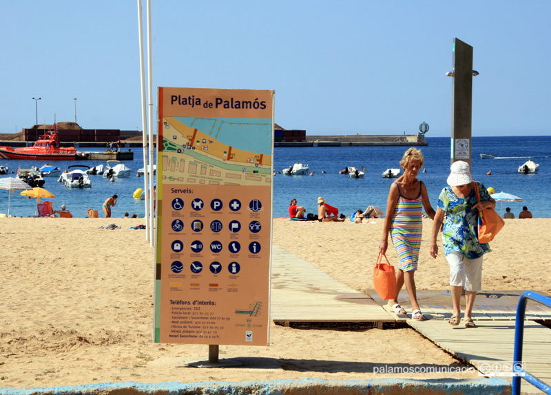 Els ajuntaments s'encarregaran d'autoritzar les activitats en zona pública litoral, a través de plans d'usos com el de les platges.