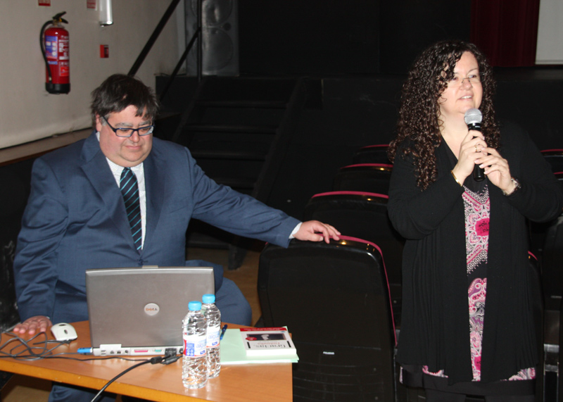 Xavier Melgarejo i la regidora Raquel Gallego, ahir a La Gorga. (Foto: Departament de Joventut Ajuntament de Palamós.)