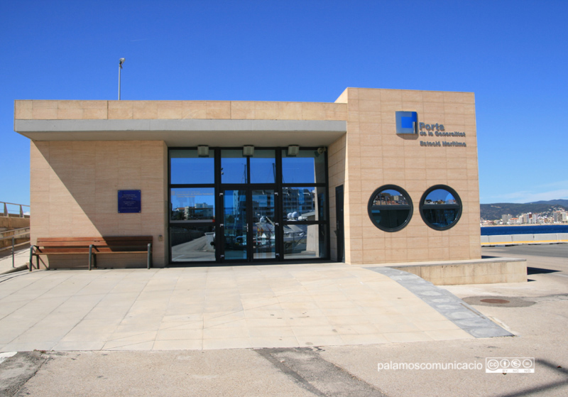 L'estació marítima situada la moll comercial Fèlix Ribera.