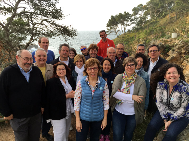 Els integrants de la candidatura del PSC a Palamós, encapçalada per Teresa Ferrés.