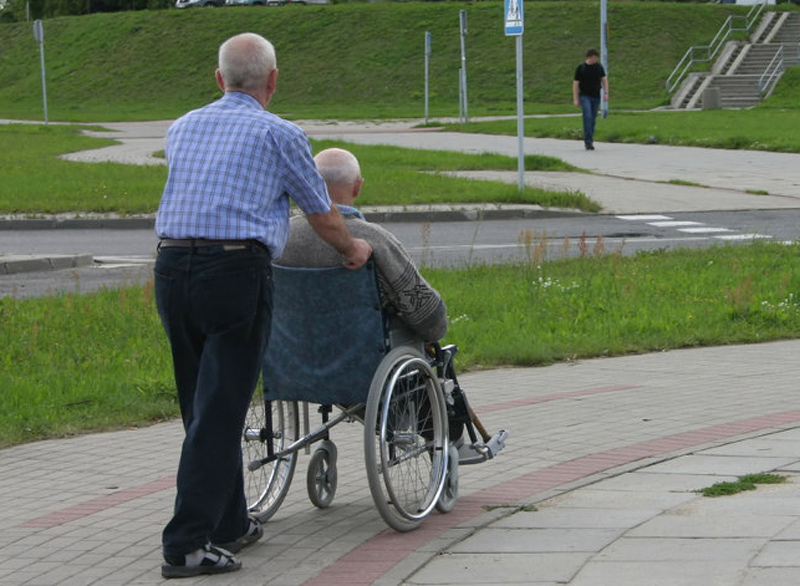 Les ajudes a la dependència no estan garantides, segons els centres que atenen aquests pacients. (Foto: xarxanet.org).