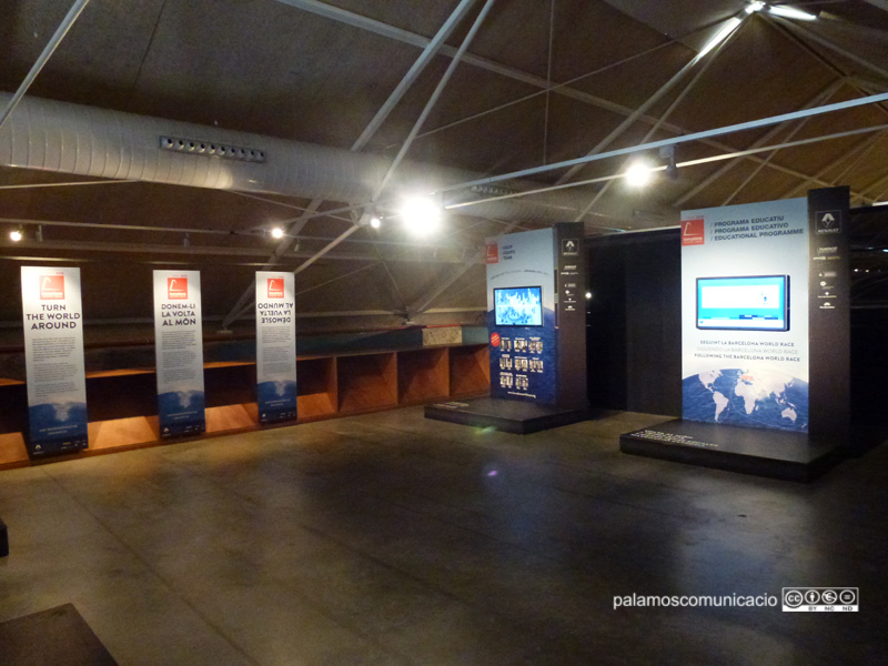 Una imatge de l'exposició sobre la Barcelona World Race, al Museu de la Pesca.