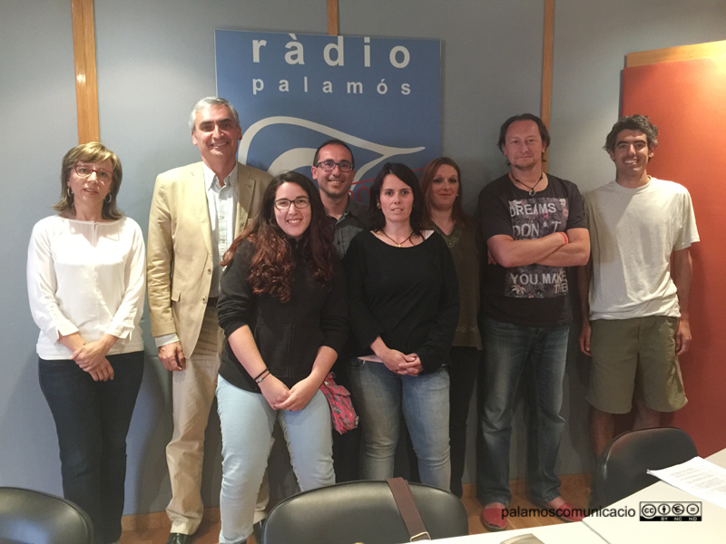 Els vuit candidats a l'alcaldia de Palamós, abans del debat.