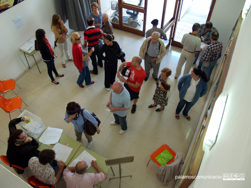 Palamosins votant en les darreres eleccions municipals.