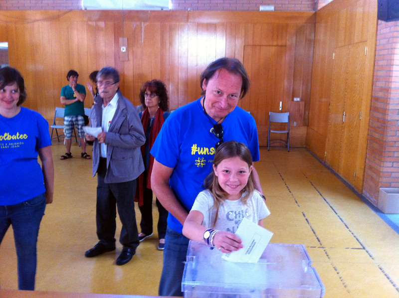 Dani Reixach (Junts x Palamós i Sant Joan) ha votat al col·legi electoral de l'IES Palamós.