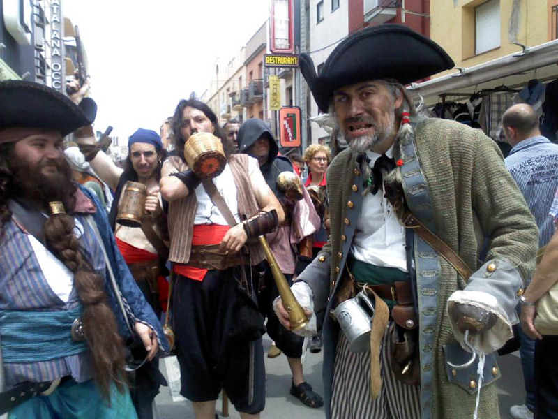 La gent omplirà els carrers cèntrics de Palamós amb motiu del 'Terra de Pirates'. (Foto: Fecotur).
