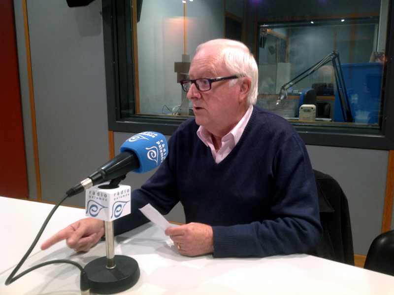 Salvador Reinaldos, president de la Penya Barcelonista de Palamós en una entrevista a l'emissora municipal.
