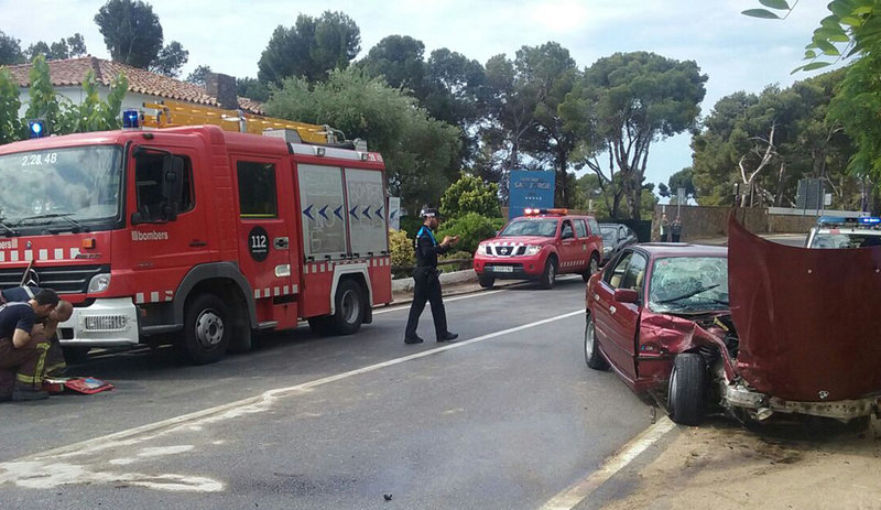 Imatge del sinistre d'ahir a Calonge. (Foto: Bombers de la Generalitat.)