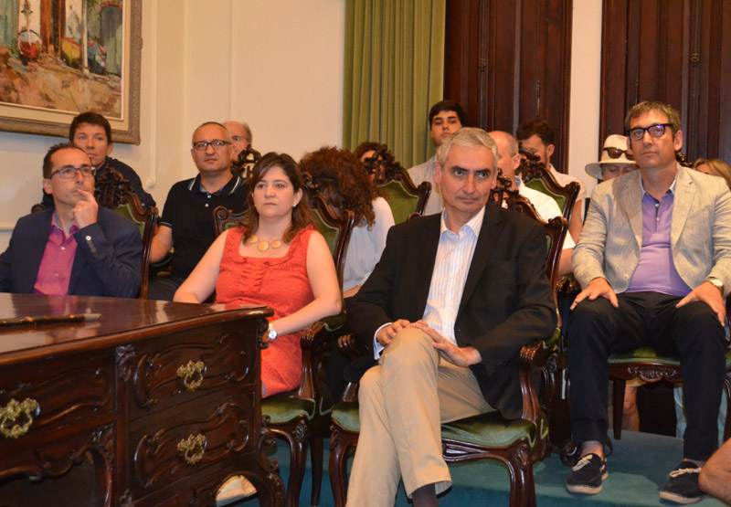 Els vuit regidors que formaran part del govern de Palamós. (Foto: Josep Cama.)