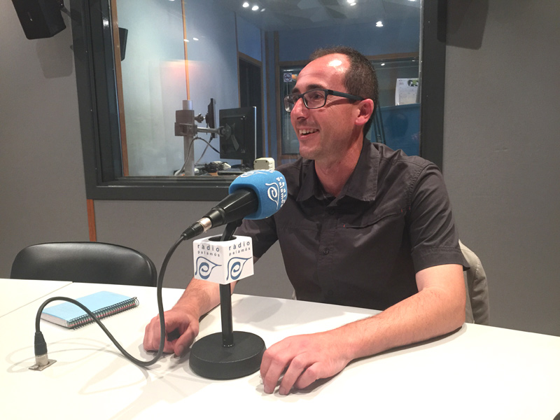 El nou alcalde de Palamós, Lluís Puig, ha visitat avui l'emissora municipal.
