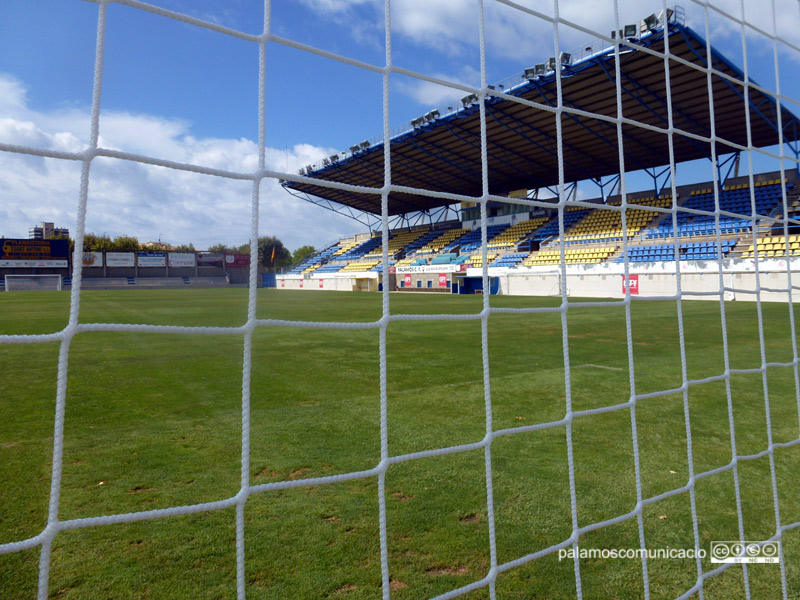 L'Estadi Municipal Palamós-Costa Brava, escenari dels partits del Palamós CF.