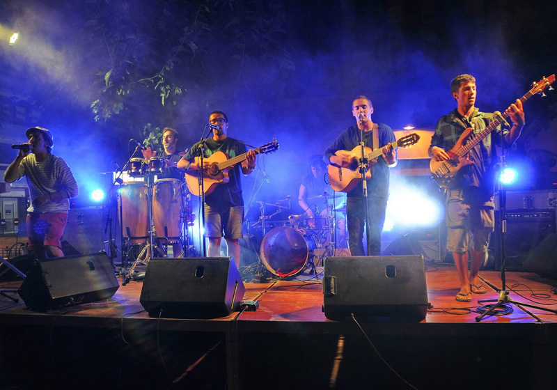 Bananna Beach, en l'actuació al Rumb(A) Palamós de l'any passat. (Foto: Josep Lois).