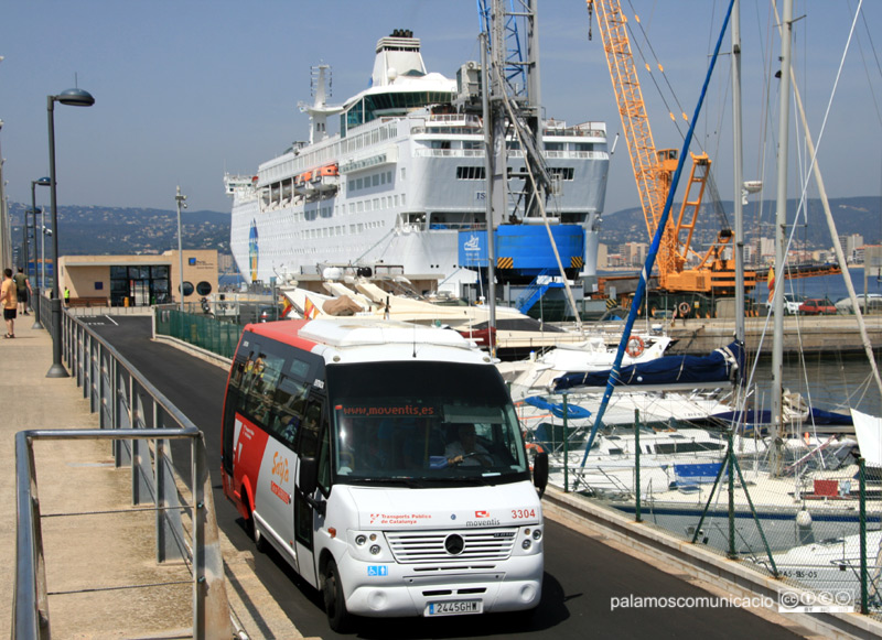 L'Island Escape al port de Palamós, avui al mati