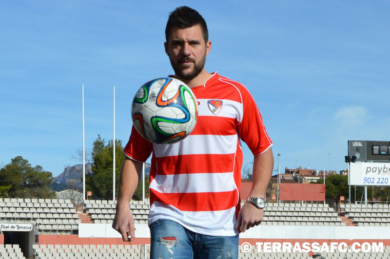 Roger Matamala amb la samarreta del Terrassa. (Foto: terrassacf.com).