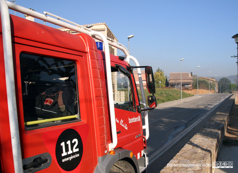 Els equips d'emergència estan molt pendents de l'evolució del risc de foc al bosc.