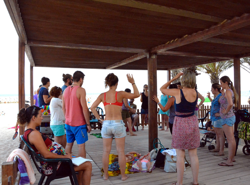 Activitats a l'Espai Nadó de la platja de Sant Antoni. (Foto: Ajuntament de Calonge).
