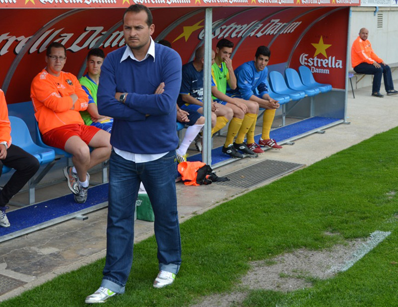 Joan Mármol entrena el Palamós CF per segona temporada consecutiva. (Foto: Sergi Cortés).