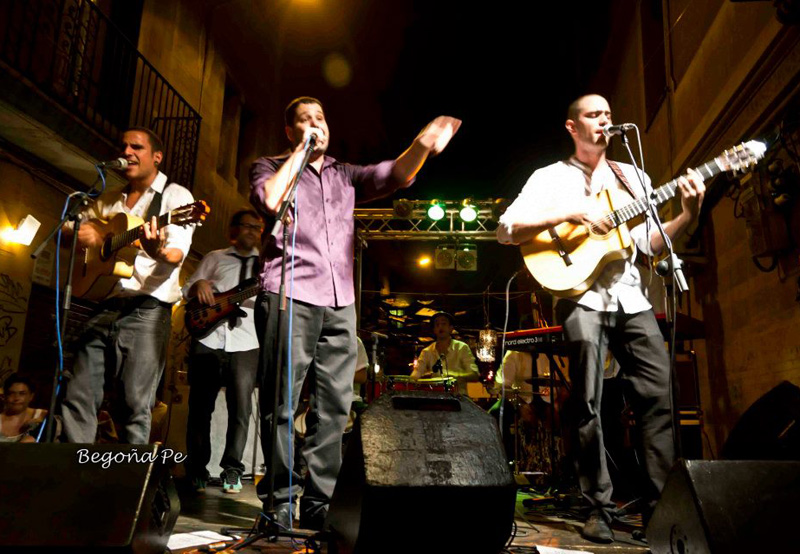 La Málaga Rumba en plena actuació en un dels seus concerts. (Foto: La Málaga Rumba).
