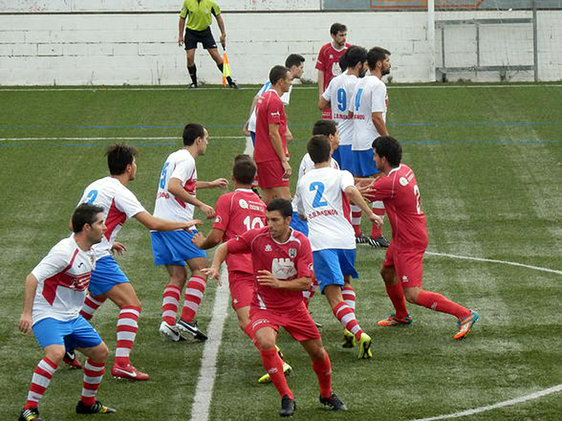 Una acció del partit Masnou-Palamós. (Foto: CD Masnou).