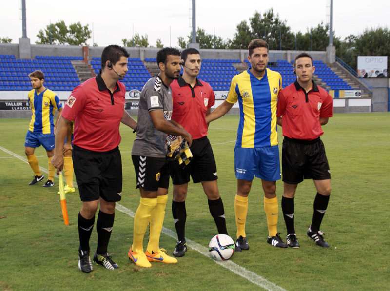 Moments previs al partit d'ahir entre el Palamós CF i el Qatar Sport Club. (Foto: Pere Collell)
