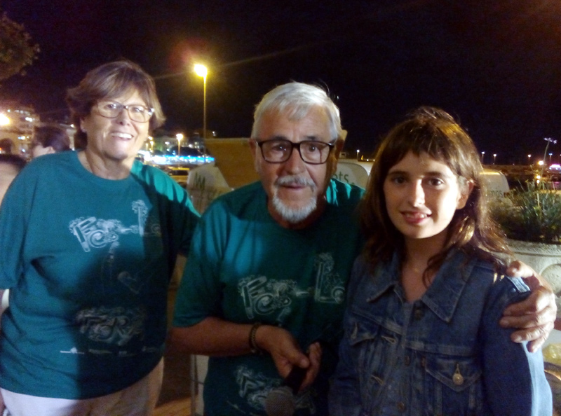 Hortènsia Doporto, a l'esquerra, amb assistents a l'acte. (Foto: Oncolliga).