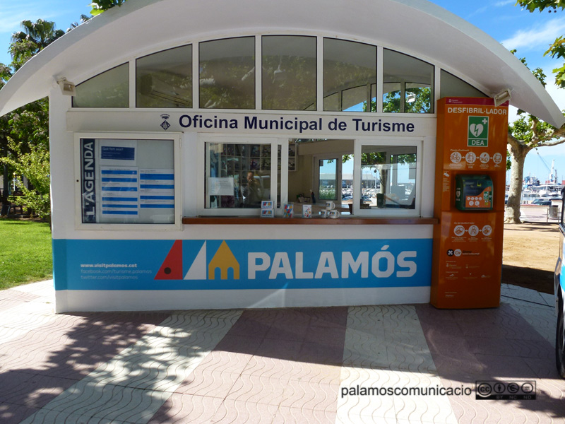 Oficina de Turisme de Palamós, al passeig del Mar.
