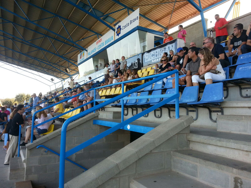L'Estadi Municipal Palamós-Costa Brava espera veure diumenge la primera victòria del Palamós CF. (Foto: Pere Subirana).