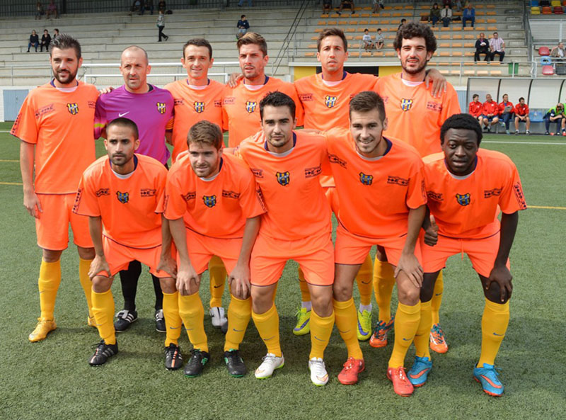 L'equip del Palamós CF que va jugar ahir a Vilafranca. (Foto: Sergi Cortés).