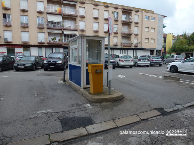 Accés obert a l'aparcament de la Cooperativa, aquest matí.