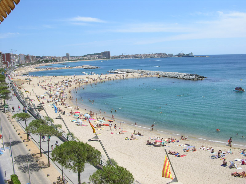 Els usos de les platges de Sant Antoni, a debat.