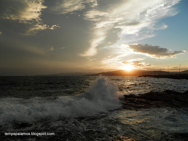 Llevantada d'aquest passat dissabte a Palamós. (Foto: tempspalamos.blogspot.com).