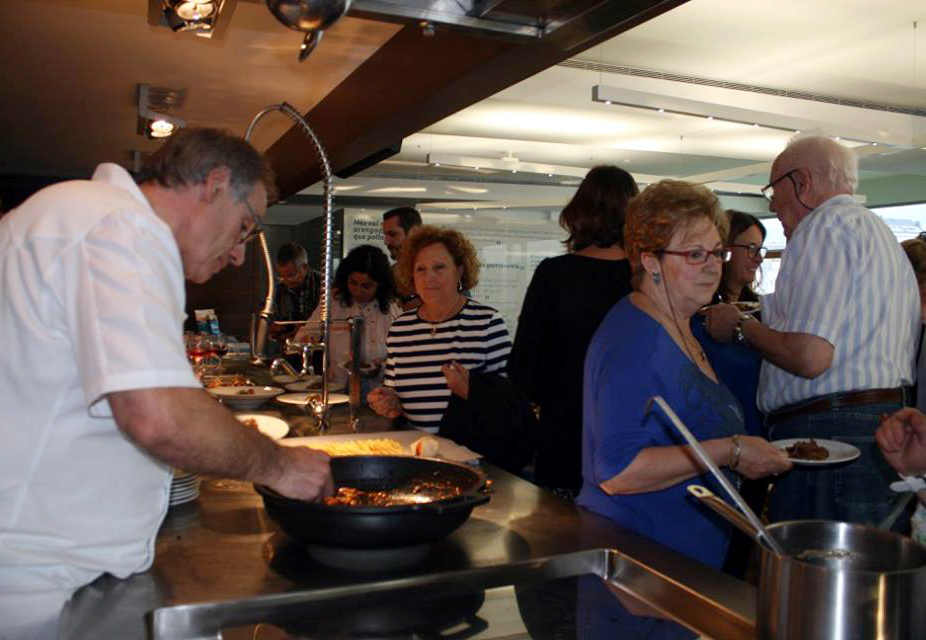 Un dels tallers de les jornades 'Palamós gastronòmic'. (Foto: Ajuntament de Palamós).