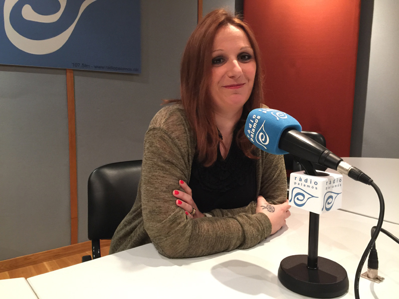 Vanesa Mányik, portaveu municipal del PP, ahir als estudis de Ràdio Palamós.