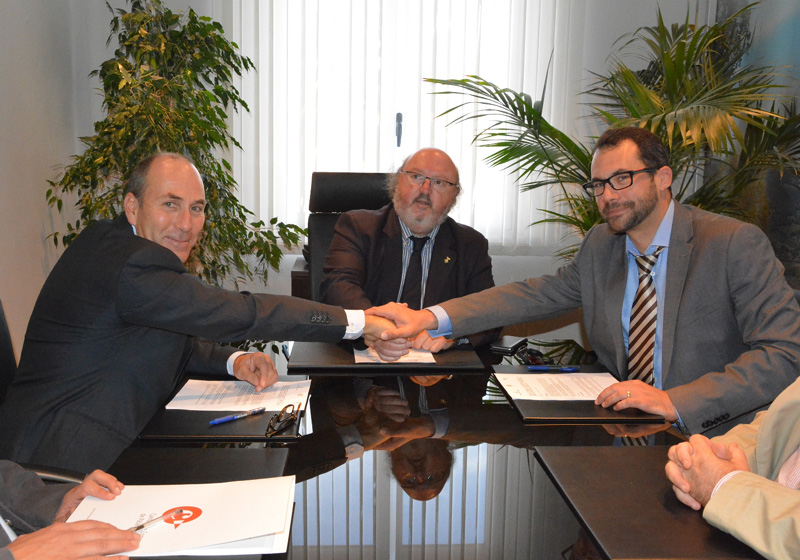 Signatura de l'acord entre l'Ajuntament i l'Associació de Comerciants de Calonge i la Cambra de Palamós.