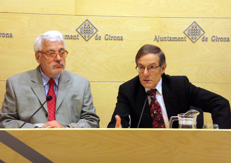 Joan Barrera i Ramon Llorente, del Fórum de Síndics Locals. (Foto: Ajuntament de Girona.)