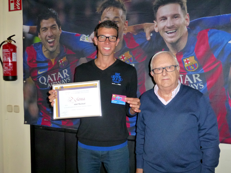 Mechaal va ser nomenat divendres soci d'honor de la Penya Barcelonista de Palamós. (Foto: Ramon Ribas.)