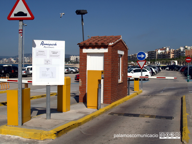 Aparcament de la platja Gran de Palamós.