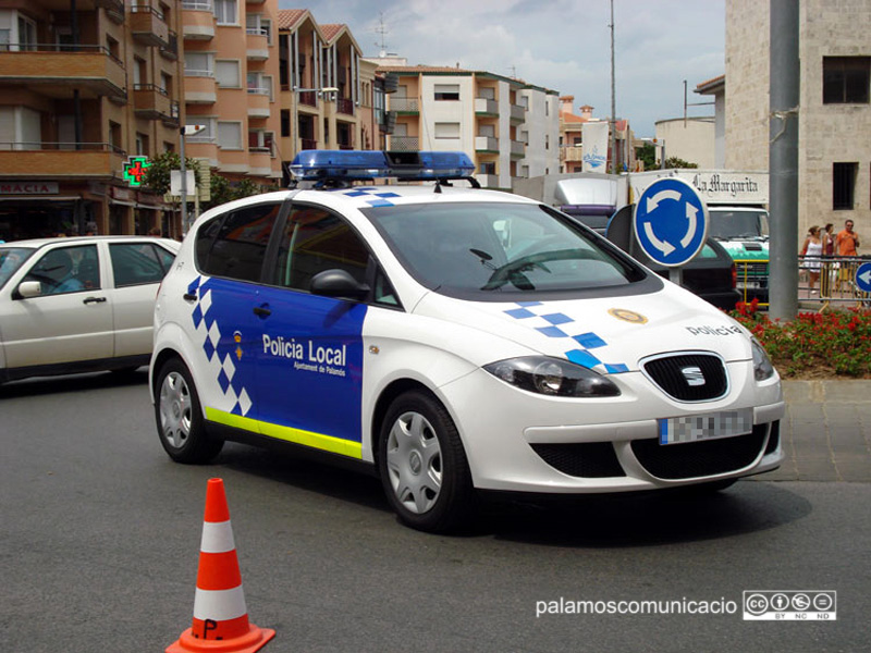 La Policia Local va detenir l'agressor.