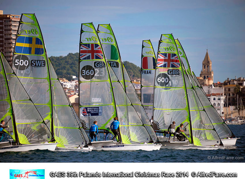 Regatistes en l'edició de l'any passat de la GAES Christmas Race. (Foto: Alfred Farré.)