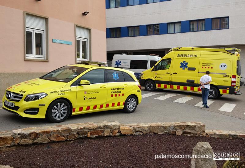 Els dos nous vehicles de transport sanitari urgent al Baix Empordà.